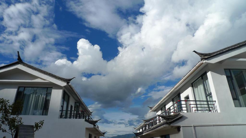 Bike Lijiang Lodge & Club Exterior photo